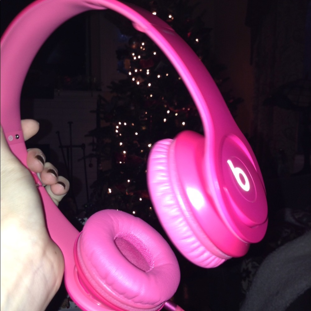 Beats Solo HD Matte pink headphones